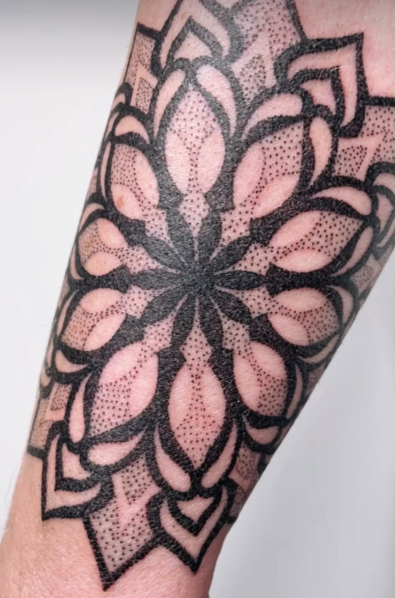 Ornamenteel tattoo van Naiana — Fempire Tattoo Studio